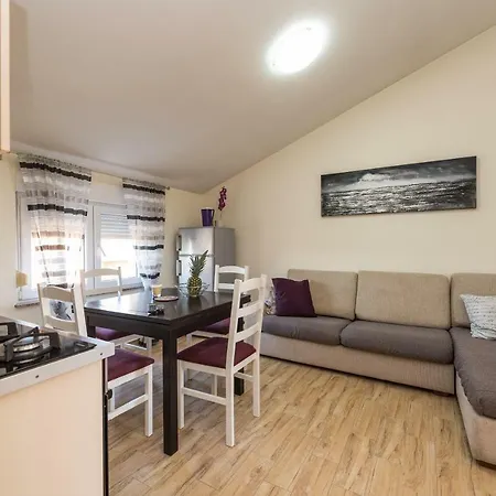 Holiday home Vacation Gara